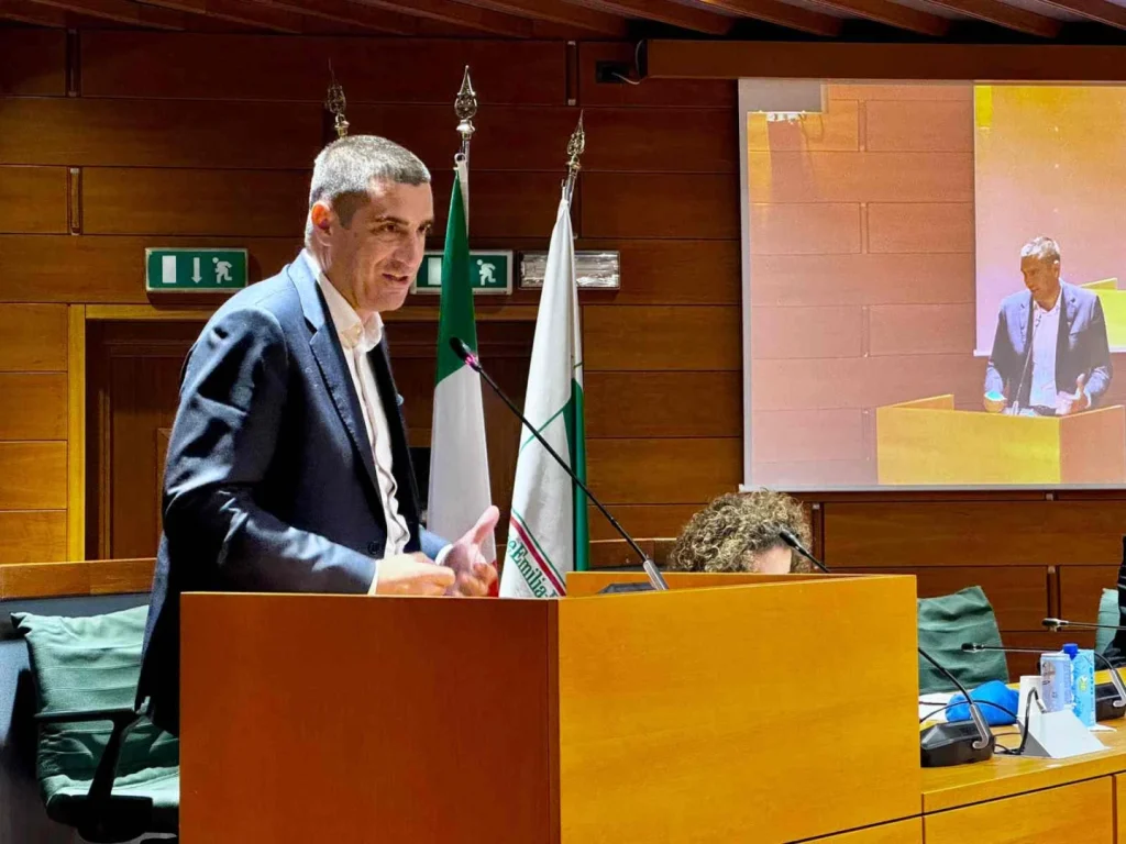 Emilia-Romagna lancia il Patto per lavoro, clima ed economia sociale con tutte le forze sociali