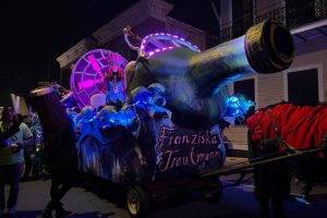 Da Mardi Gras a marsh: Glass Half Full trasforma i bicchieri in una costa della Louisiana.