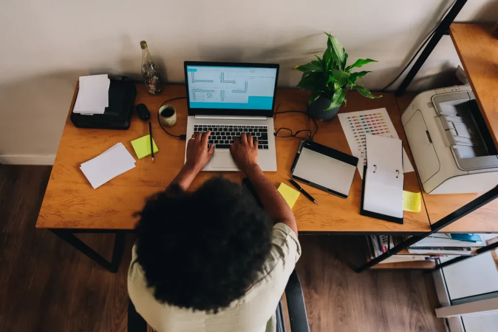 Cinque gadget da scrivania che migliorano la tua produttività lavorativa quotidiana.