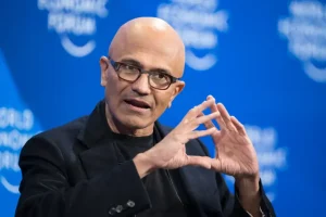 Microsoft sfida OpenAI e Anthropic con nuove iniziative innovative e ambiziose.