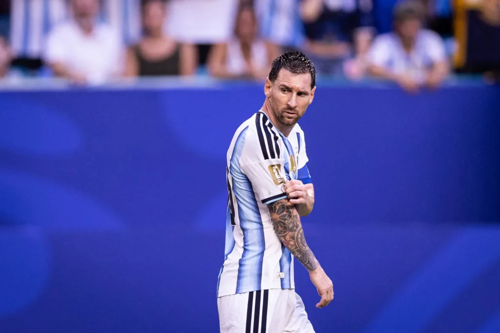Messi ammette: “Abbiamo sbagliato il pressing” dopo la vittoria sofferta dell’Argentina.