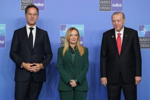 Meloni: “Siamo pronti a rispettare impegni, ma scegliamo noi priorità e modalità”