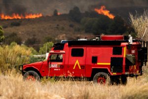 Incendio devastante ad Almería: 6.600 ettari distrutti, 1.400 evacuati per sicurezza.