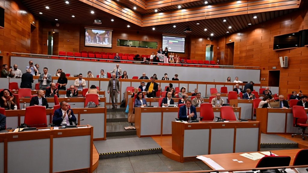 Emilia-Romagna approva la legge sul suicidio assistito: un passo verso la libertà individuale.