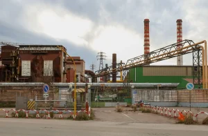Ex Ilva: Corte d’Appello Milano ordina stop area a caldo se emissioni non calano.