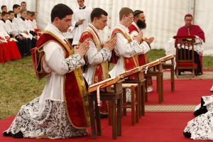 Scomunica dei vescovi Lefebvriani: il Vaticano prende una decisione storica e controversa.
