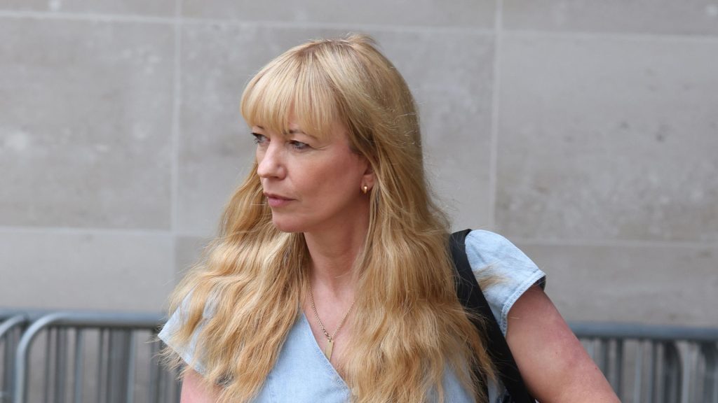 Estate 2023: scopri i freschi co-ords di Sara Cox per uno stile impeccabile.