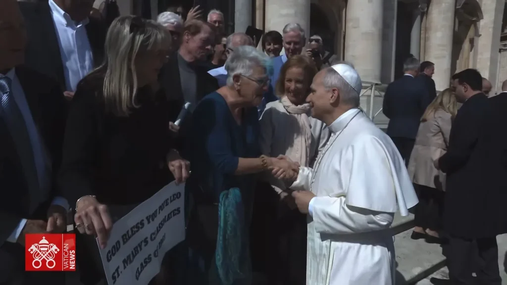 Papa Leone avverte i giovani: social e IA possono distorcere la realtà e i veri valori.