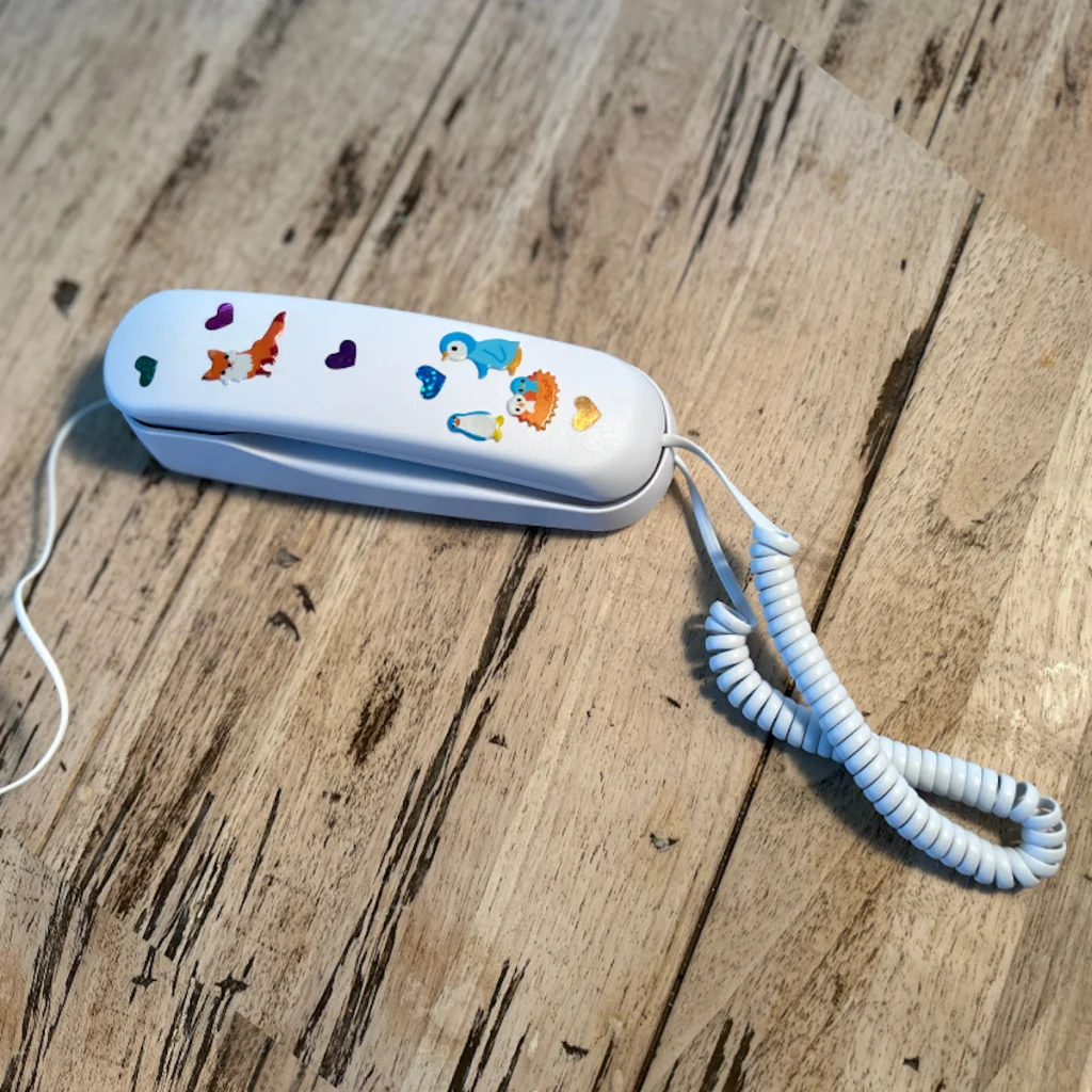 Pinwheel presenta un telefono fisso vintage perfetto per i bambini. Divertimento senza tempo!