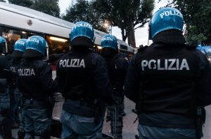 Derby di Torino: tifoso ferito, poliziotto sospeso un anno, ma niente arresti domiciliari.