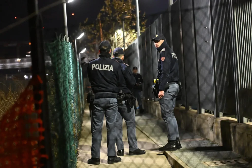 Controlli a Bologna: 3 arresti e 300 persone identificate nella stazione centrale.