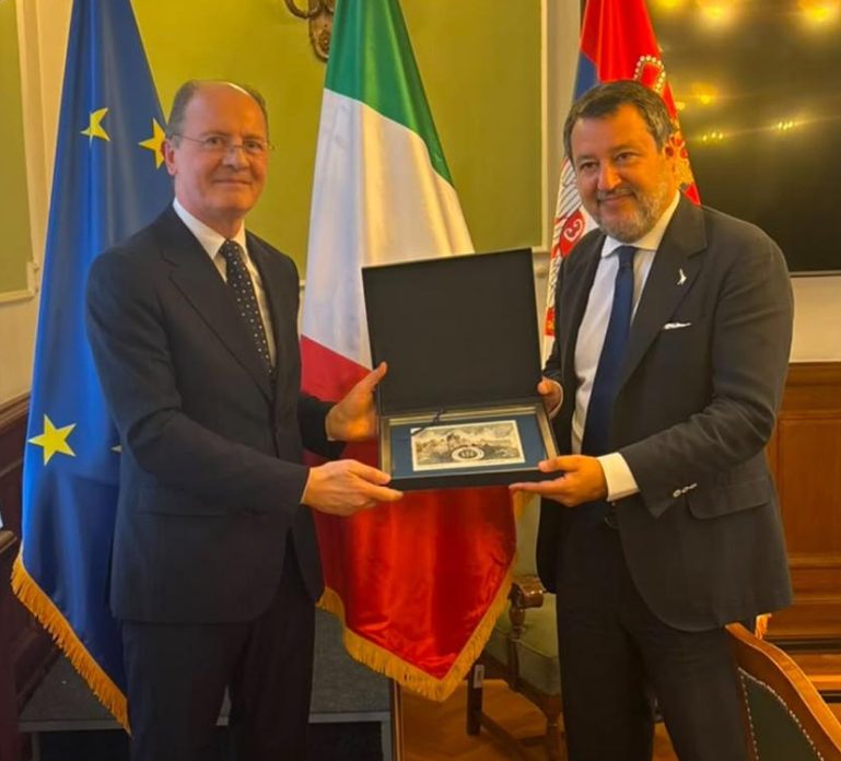 Salvini incontra Palalic: rafforzata amicizia tra Italia e Serbia nella diplomazia parlamentare.