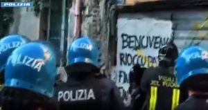Sgombero al Bencivegna: 60 anarchici identificati all’alba in operazione di polizia.