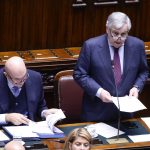 Tajani: “Italia sceglie Safe, ma tempistiche non ideali secondo il portavoce Ue.”