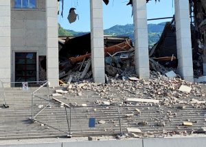 Crollo al Tribunale di Bolzano: parte dell’edificio cede, si indaga sulle cause.