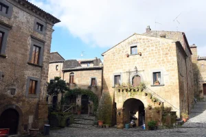 Turismo delle radici in crescita: nel 2026 oltre 7,4 milioni di viaggiatori attesi.