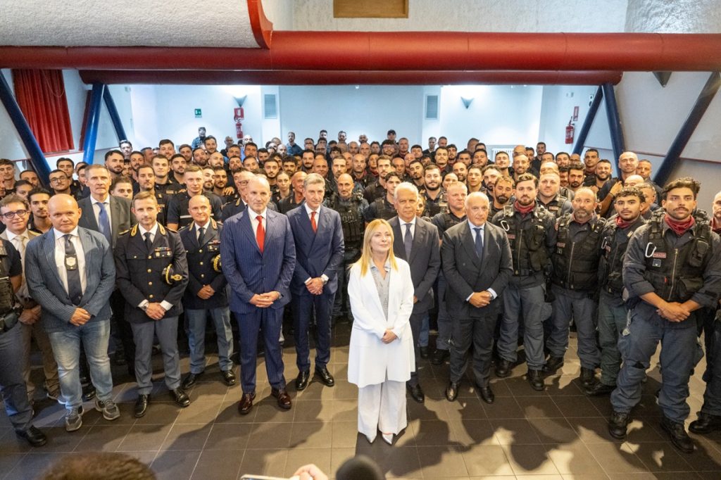 Meloni: “Tolleranza zero per chi trasforma le piazze in zone franche” – Guarda il video!