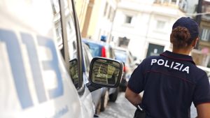 Operazione anti-spaccio a Tor Bella Monaca: Polizia arresta 9 sospetti nel blitz.