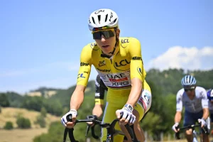 Pogacar conquista ancora: è il trionfatore incontrastato del Tour de France.