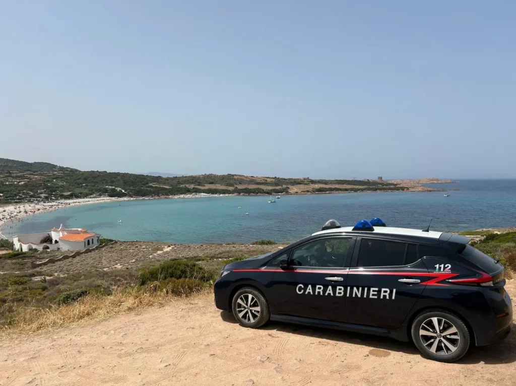 Carabiniere salva giovane donna in pericolo di suicidio ad Oristano con gesto eroico.