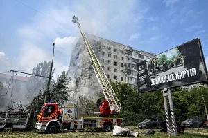 Attacco russo a Zaporizhzhia: un morto e due feriti, tensione crescente in Ucraina.