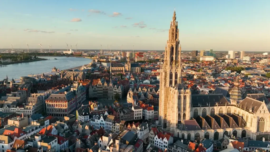 Eurostar lancia un nuovo collegamento diretto da Londra ad Anversa, Belgio, da dicembre.