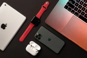 Apple accumula scorte in vista di gravi limitazioni nella fornitura.