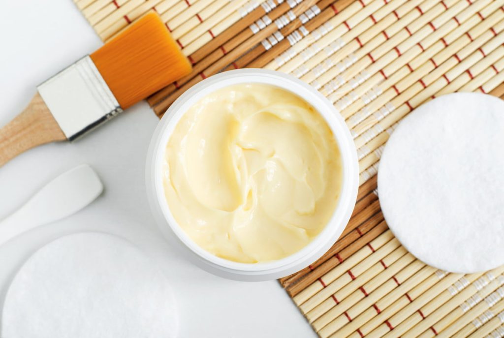 Balsamo struccante: guida ai migliori prodotti per una pelle pulita e luminosa.