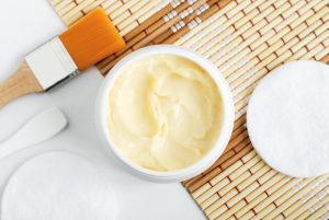 Balsamo struccante: guida ai migliori prodotti per una pelle pulita e luminosa.