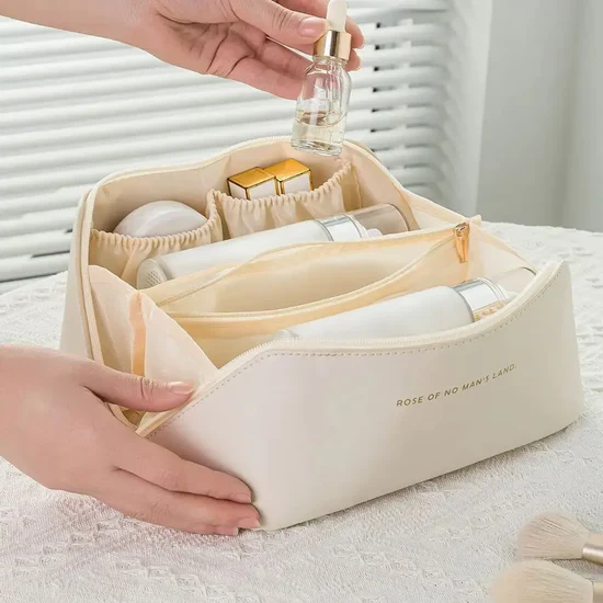 Beauty da viaggio: cosa mettere nel beauty case delle vacanze senza esagerare
