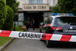Tragedia a Cunardo: uomo uccide la moglie in casa di cura e si suicida.