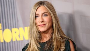 Jennifer Aniston’s stylish autumn look in The Morning Show: Perfect for chilly days!