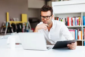 Fake news in crescita: colpa di social media e influencer, secondo studio IPSOS DOXA.