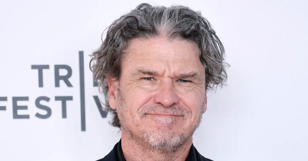 Dave Eggers: ChatGPT sta zittendo un’intera generazione, secondo il suo avviso all’OpenAI.