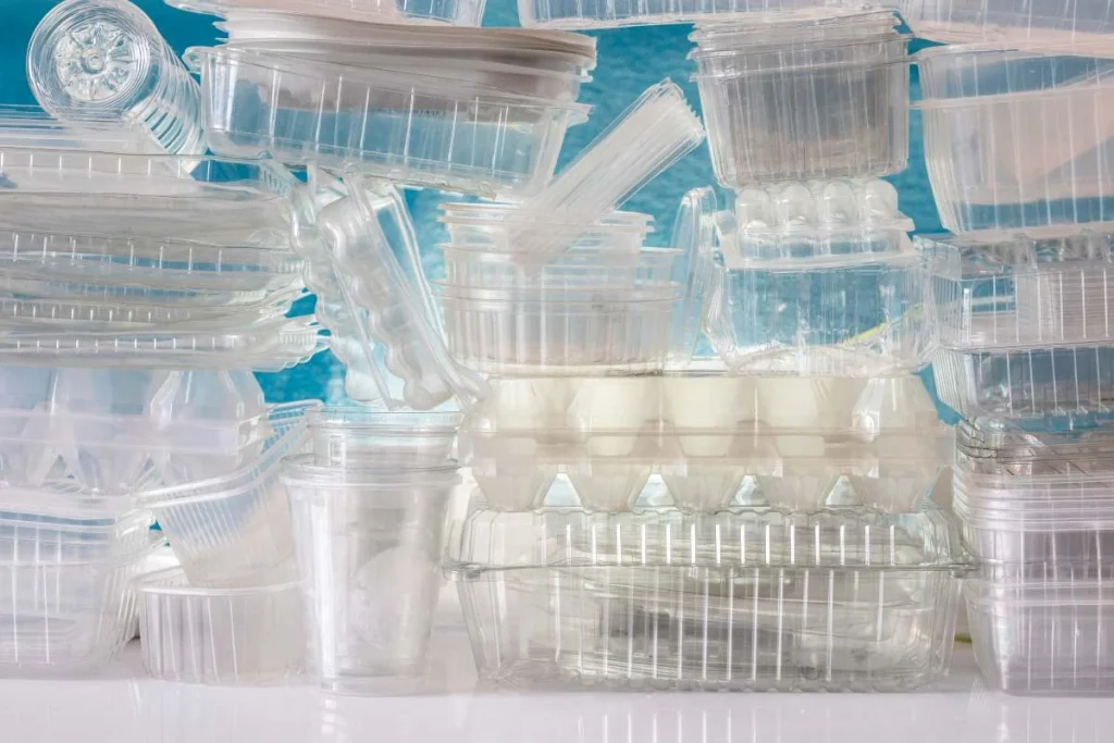Nuovo regolamento su imballaggi di plastica: una svolta per l’ambiente, la sfida è ancora urgente