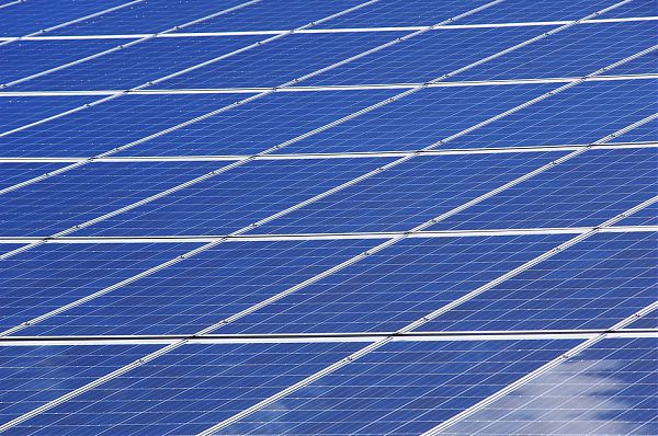 Ex aree militari in Friuli Venezia Giulia trasformate in impianti fotovoltaici sostenibili.