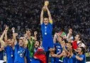 Programmi TV Rai 2 oggi 16 luglio 2026
