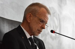 Luca Serianni: rinnovare l’insegnamento dell’italiano a scuola con riassunti e meno grammatica.