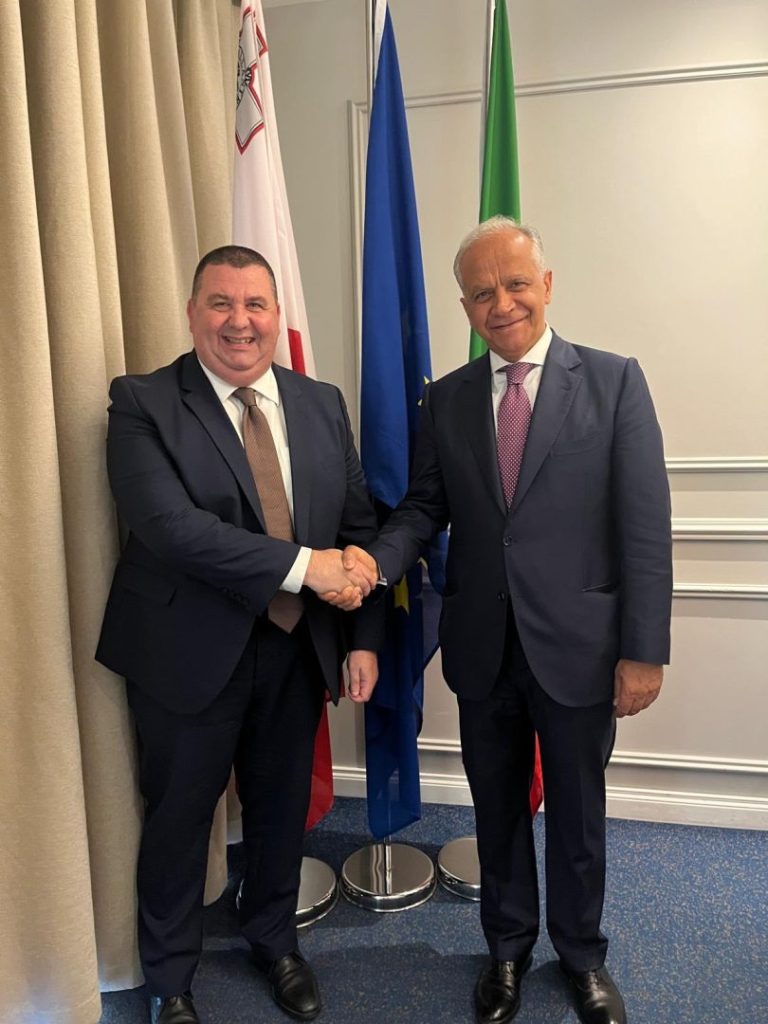 Piantedosi e Bedingfield a Malta: incontro chiave sui temi dell’immigrazione e sicurezza.