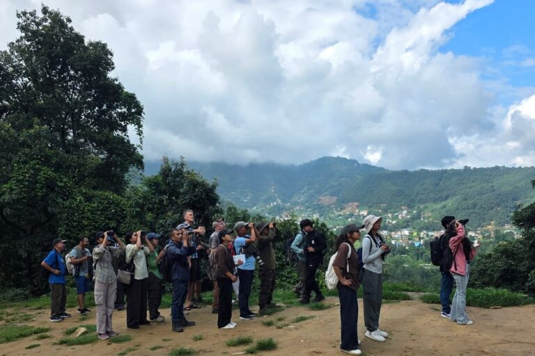 Osservatori di uccelli in Nepal: un’opportunità per migliorare i dati sulla conservazione.