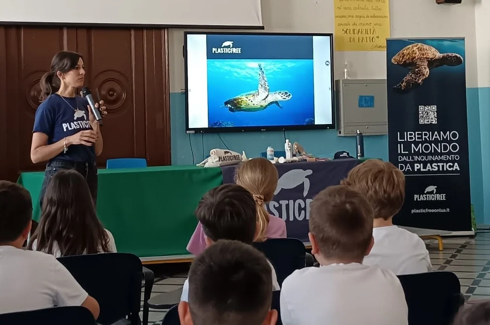 Sicilia, oltre 5.500 studenti coinvolti nell’educazione ambientale: un anno di lezioni contro l’inquinamento da plastica