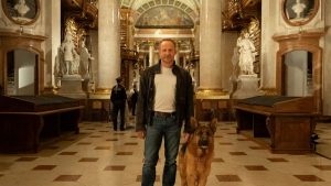 “Il commissario Rex” torna con “Vienna Calling” su Rai2: un’indagine avvincente nel cuore d’Austria.