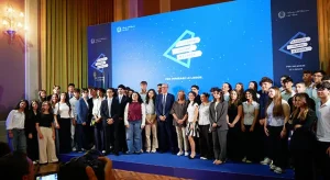Valditara porta due studenti italiani al vertice ONU di Parigi per l’Agenda Istruzione 2030.