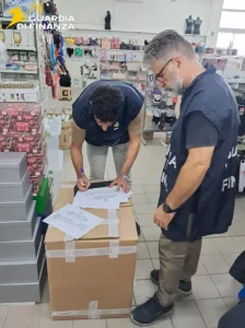 Lamezia Terme, la GdF sequestra oltre 200mila prodotti non a norma