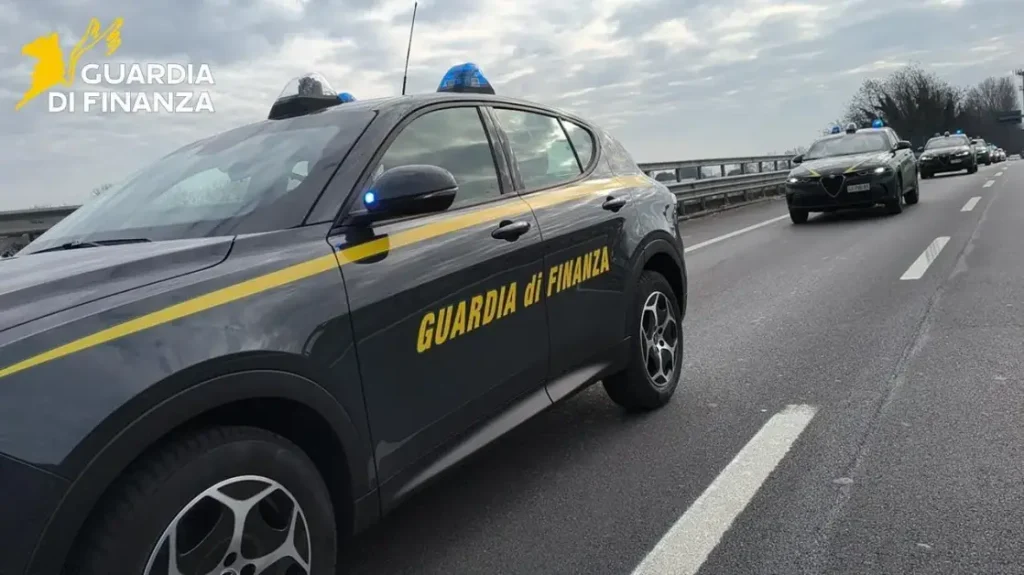 Fermato alla stazione degli autobus di Padova con mezzo kg di hashish, arrestato