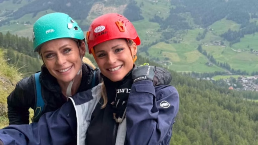 Michelle Hunziker e Serena Autieri: amicizia e complicità in montagna con le figlie