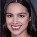 Olivia Rodrigo dona il cuore d’oro: copre le tasse universitarie di una studentessa fortunata.