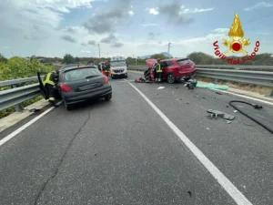 Scontro frontale nel Nuorese, 4 feriti in gravi condizioni