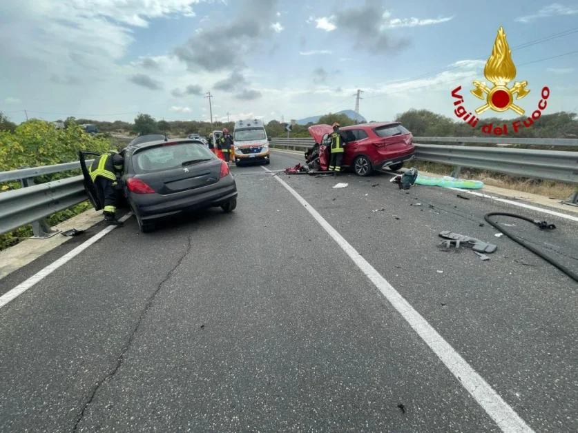 Scontro frontale nel Nuorese, 4 feriti in gravi condizioni