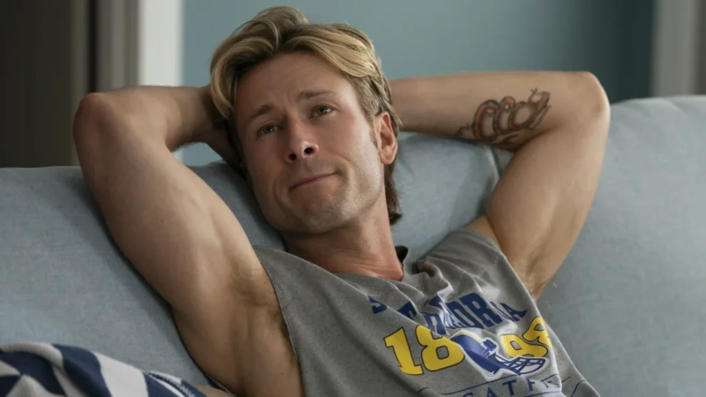 Glen Powell riporta Chad Powers in campo: il football americano si riaccende!